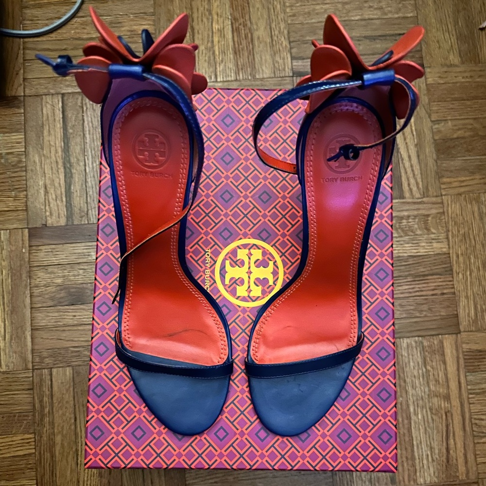 TORY BURCH, HEART 100MM SANDAL SIZE 11 COLOR NAVY SEA /SAMBA HEEL